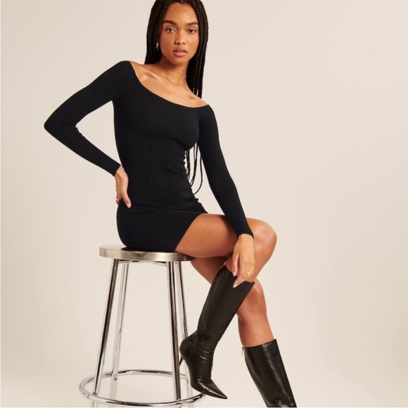 Abercrombie & Fitch Off-The-Shoulder Corset
Mini Dress - Picture 4 of 7